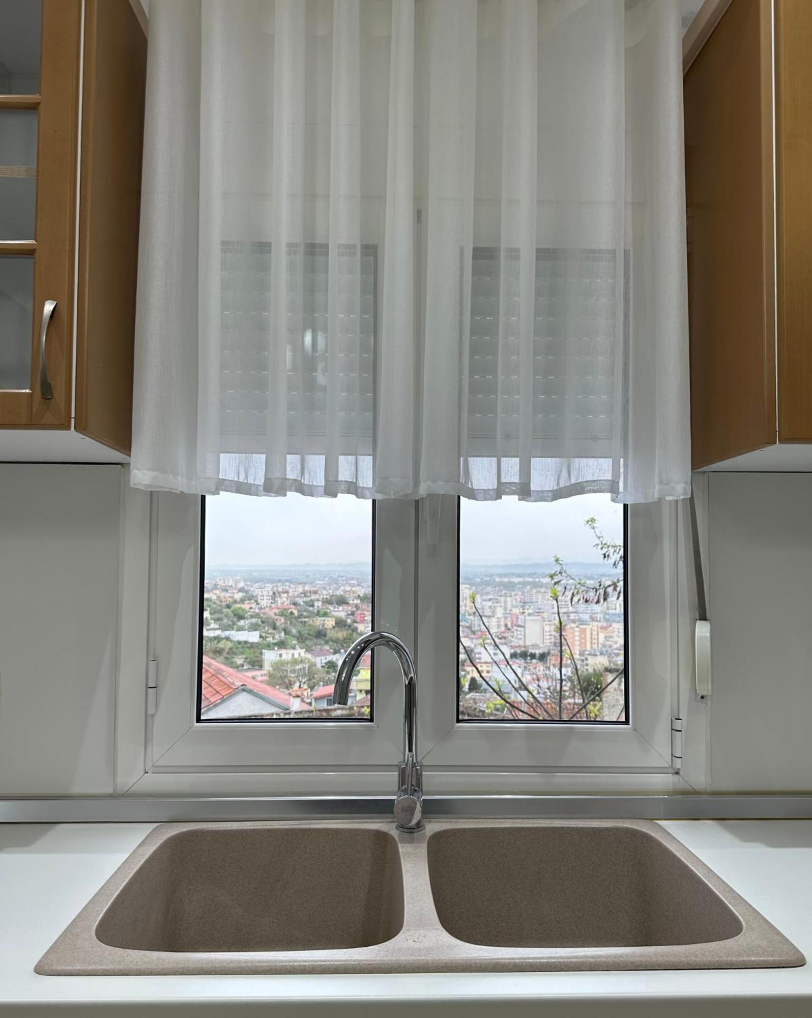 Sea View Hill Apartment *
